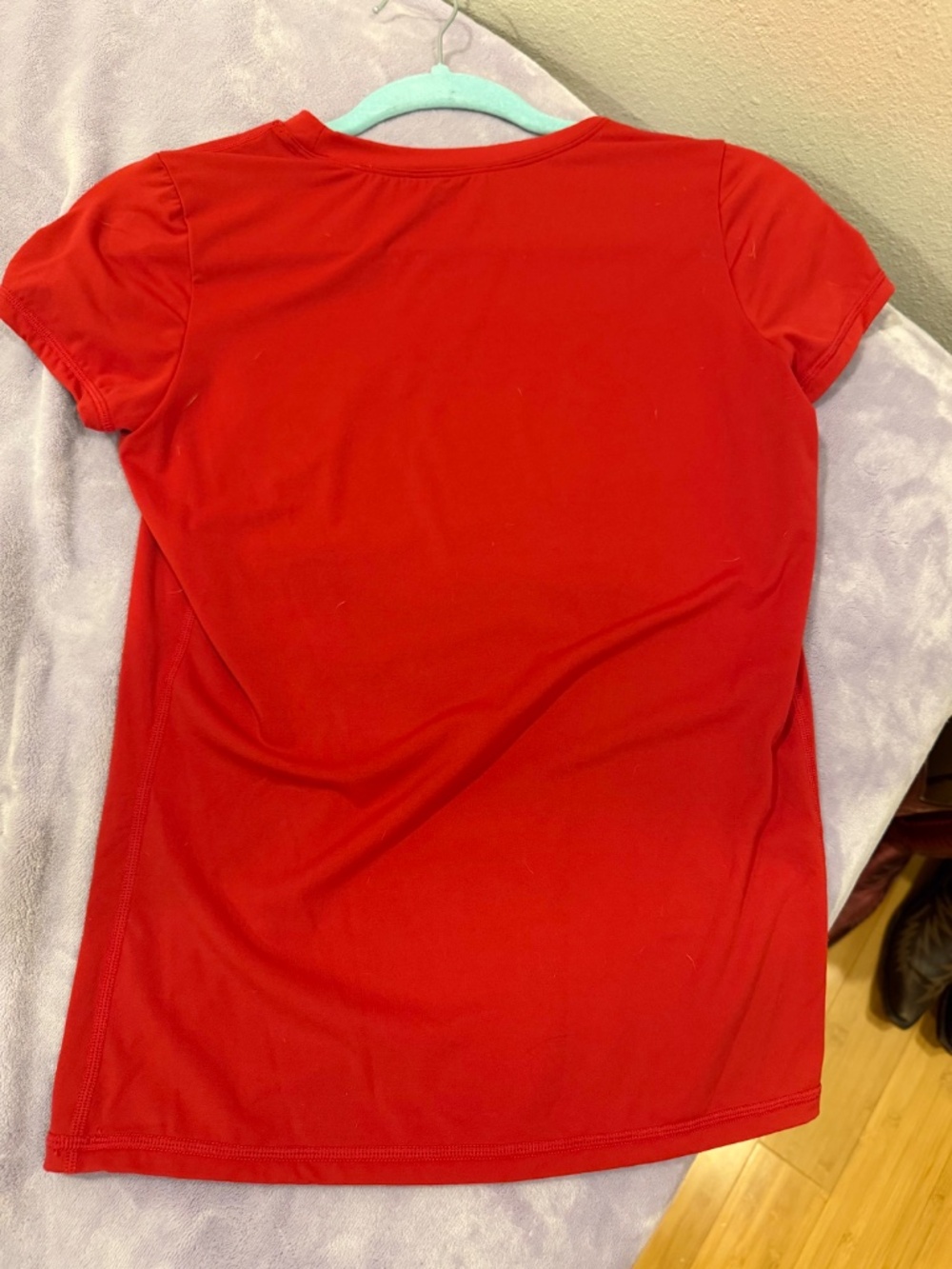 Red Set Active Set Size Medium - Picture 3 of 6